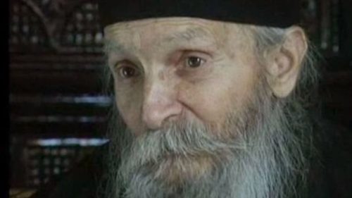 „Pokajanje nije samo priznanje greške“ – mudri otac Tadej ovako je zborio o uspehu i sreći